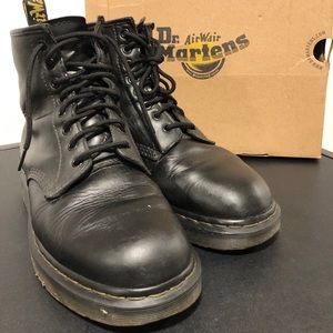 DOC DR MARTENS BLACK LEATHER 1460 SR MEN SIZE 10